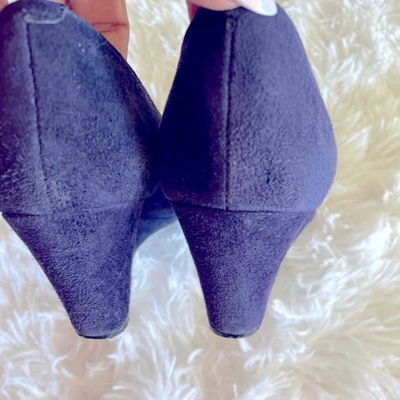 Navy Suede Nine West 2 inch Wedge Pump Size 6 - Picture 6 of 8